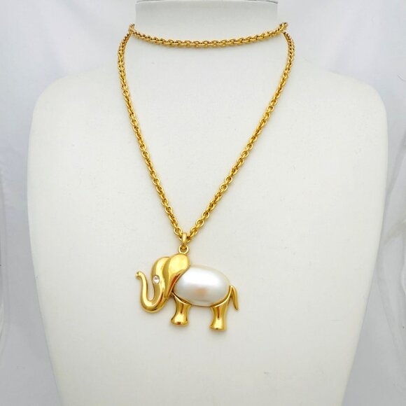 Vintage Napier Elephant Pendant Gold Tone Long Chain Signed - Picture 3 of 9